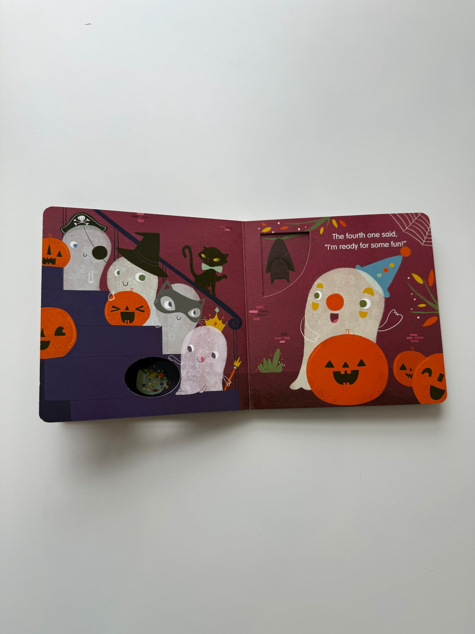 Minikin - 兒童英文故事繪本 - Five silly ghosts