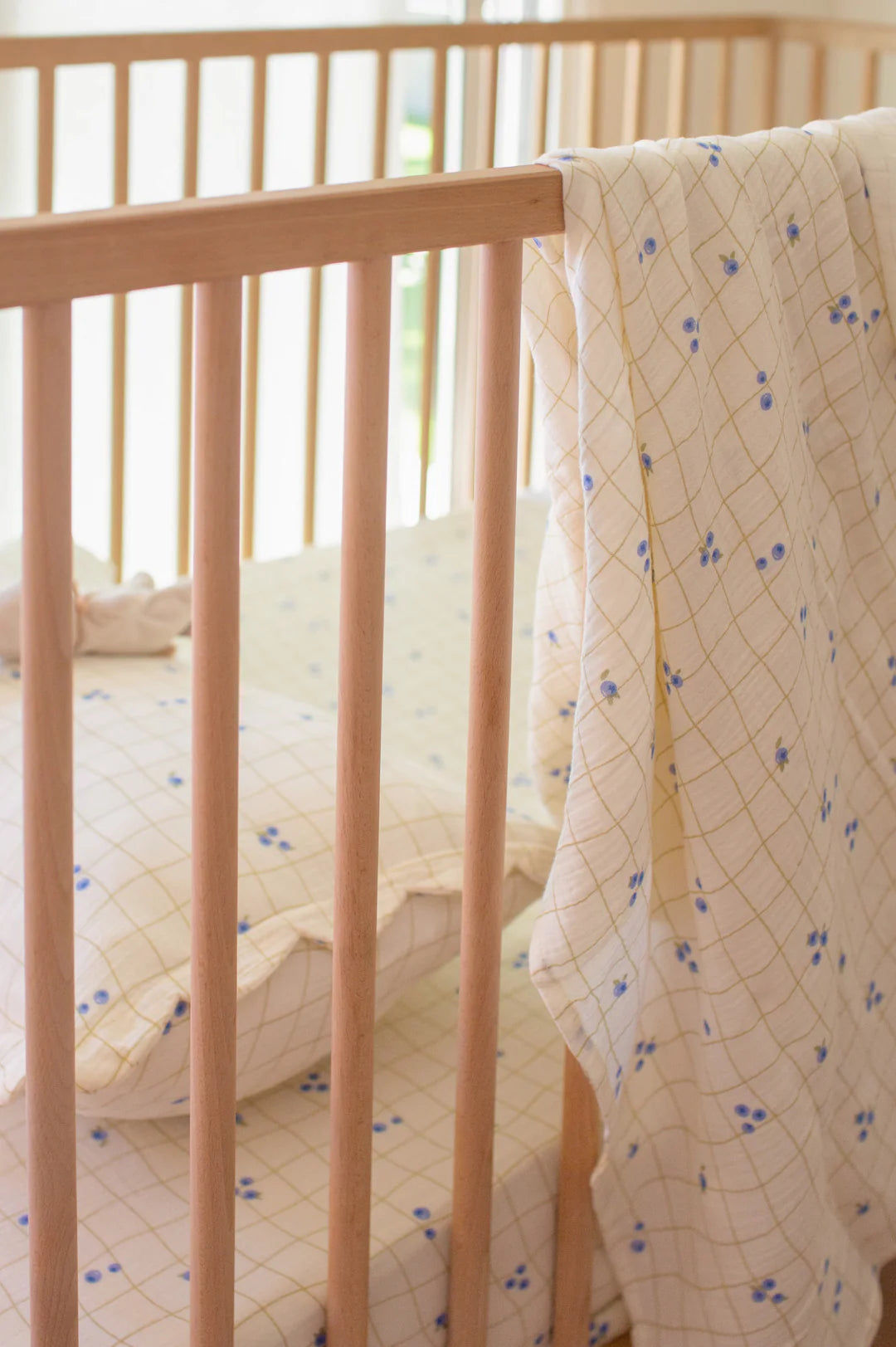 Soft Spot - 有機棉紗布包巾 - Blueberries